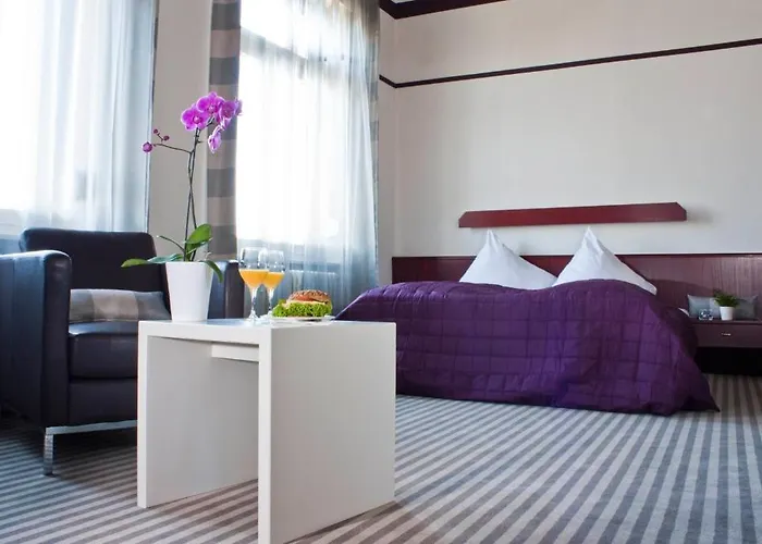 ノイアー カールスホフ 3*